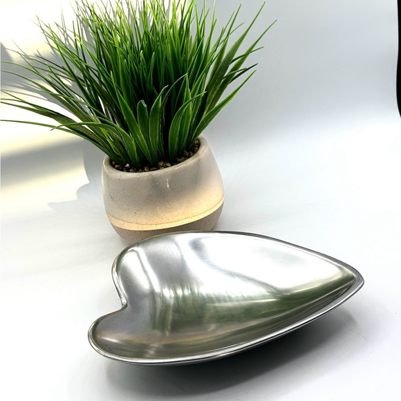 Nambe Heart Shaped Bowl, #118 B. Beautiful 8.5” long - Picture 2 of 9